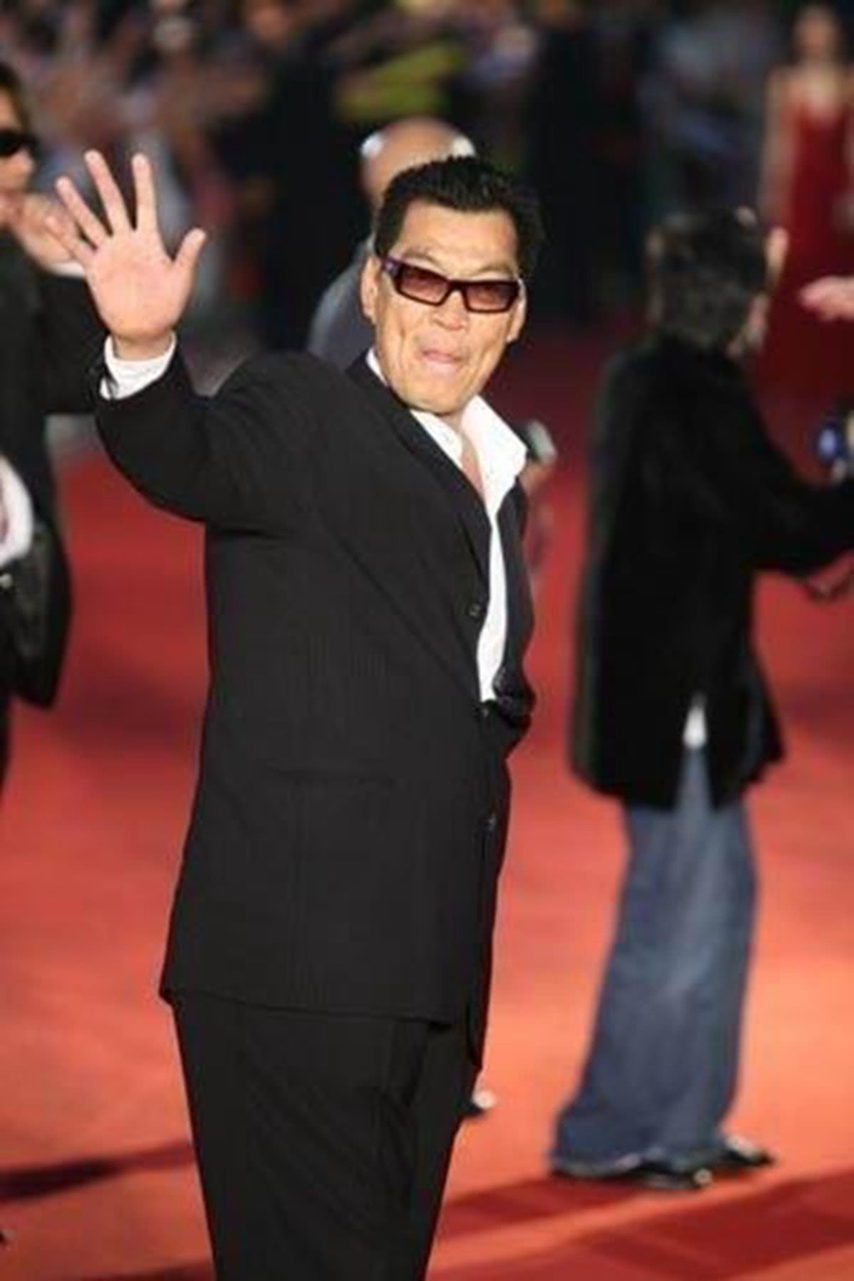 成奎安个人资料写真作品