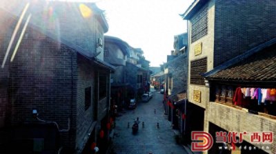 ​宜州市（古称宜山）怀远镇是广西四大古镇之一古镇街头古色古香