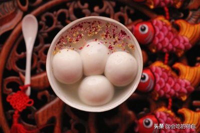 ​煮汤圆时，切记不要直接下锅煮，教你正确做法，汤圆不破皮不露馅