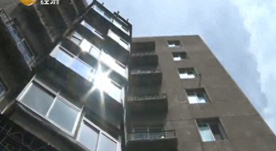 ​「鞍山新世纪学校16岁学生坠楼轻生」母亲：究竟发生了什么？