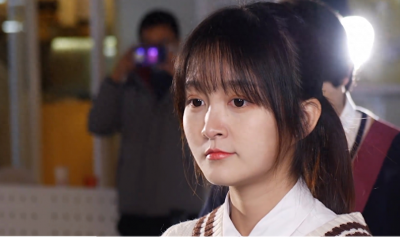 ​凭借清纯羞涩的女主唱走红街头的蓝光乐队，是我们逝去的青春吗