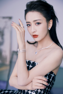 ​称选手像千玺被粉丝辱骂？昊然弟弟无辜躺枪，佟丽娅罕见发飙回怼