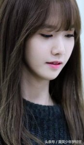 ​林允儿微博自爆大长腿照，两腿全是淤青，网友：看着像是被家暴了