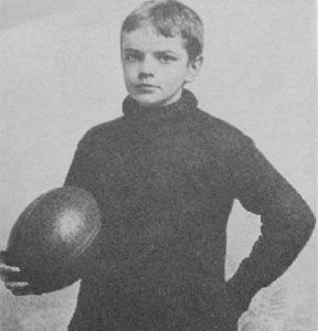 ​见日军就狠打，见不到就骂的铁血将军，揭秘哈尔西辉煌的军事生涯