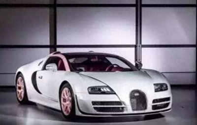 ​还记得郑挺送给女友的粉色布加迪吗？全球仅此一台，车牌3个8