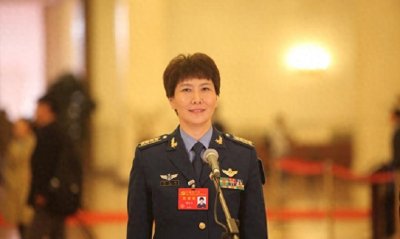 ​刘文力：第2位女飞行大队长，2次驾机救灾，4次立功，授什么军衔