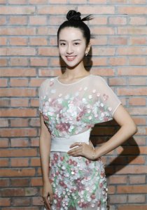 ​许龄月个人资料：她是《择天记》中霸气傲冷的女官莫雨，奋斗10年终于火了