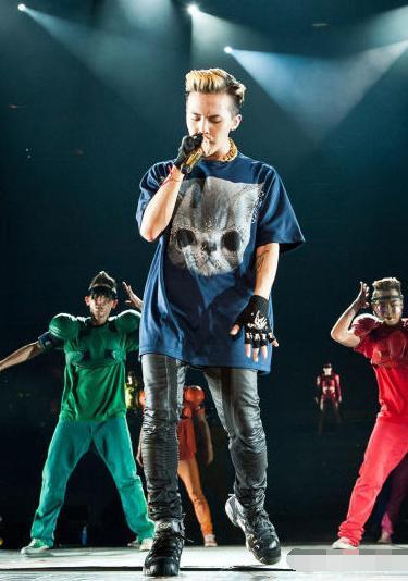 短袖下摆太长怎么办，短袖下摆太长怎么穿好看-