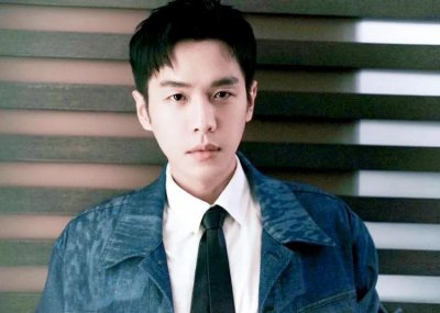 ​张若昀个人简历资料：把妻子唐艺昕宠成宝，成名后却把生父告上法庭