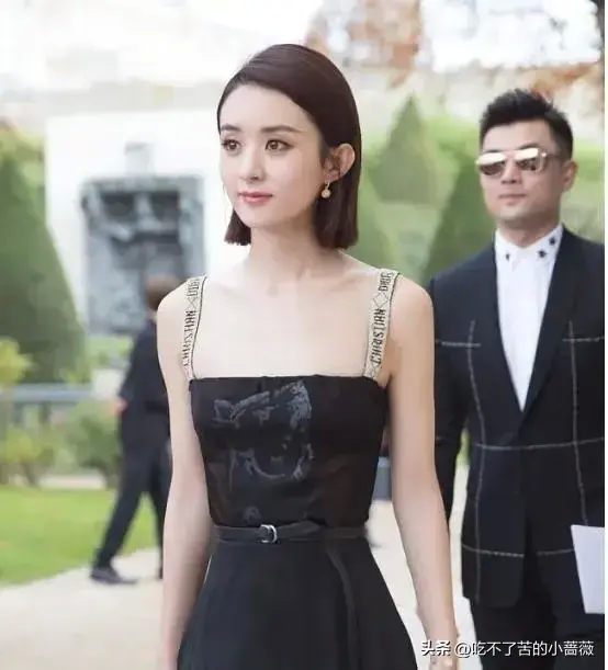 赵丽颖多少岁 35岁女神赵丽颖惊艳车内自拍