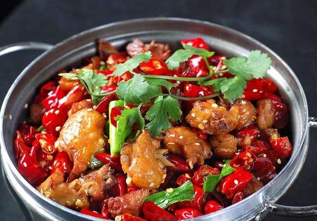 干锅鸡怎么做？家常干锅鸡的制作方法