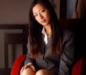 ​暗黑不知火舞武藤兰写真分享，两年创下516部作品的最高记录！