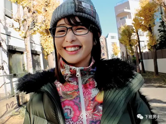 硬盘女神川上奈奈美写真分享，暗黑界最美笑容！