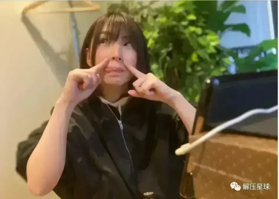 宅男女神花狩舞写真分享，可盐可甜的新人老师！