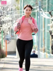 ​最佳女骑士黑木逢梦写真分享，业界重机玩家！