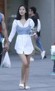 ​女生唯美搭配高清街拍（气质高跟鞋美女街拍美图）