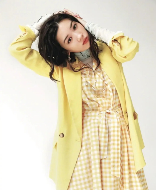 日系女神永野芽郁，端庄大气中的妩媚，越看越撩人