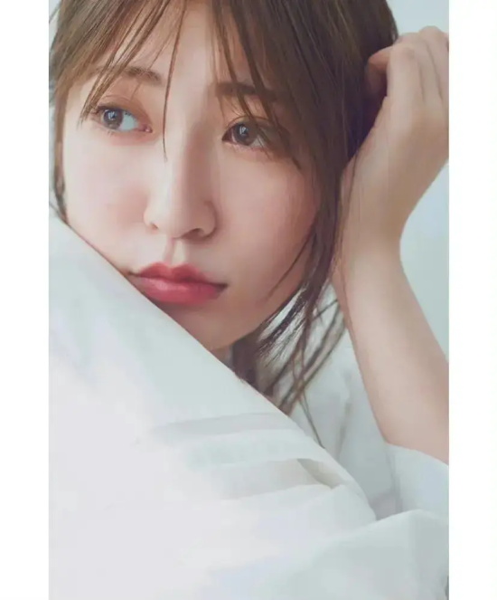 霓虹国美少女吉田朱里高清美图，又美又萌惹人怜！