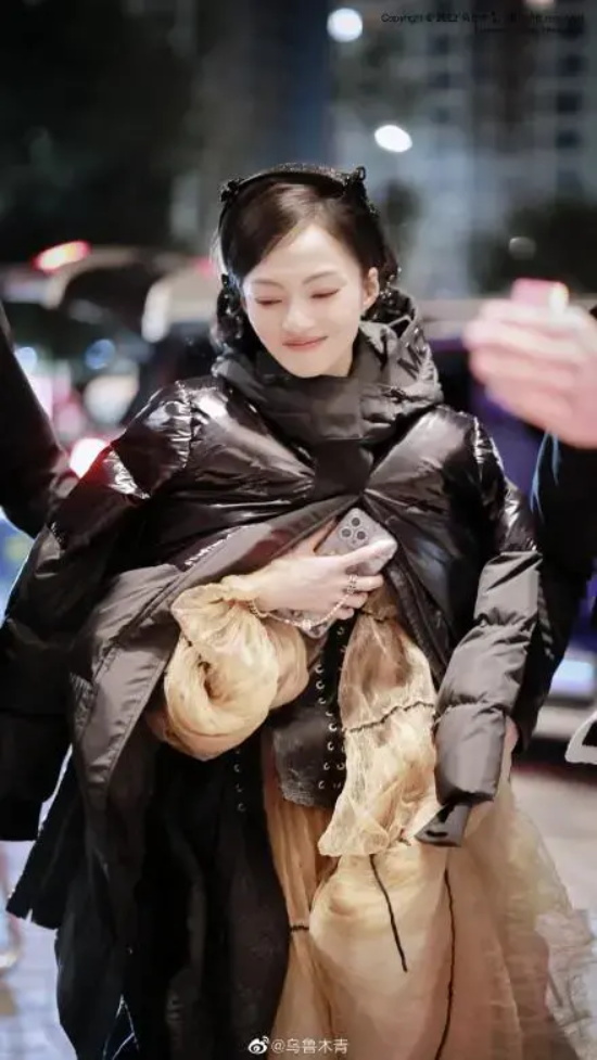 张韶涵新造型写真梦回公主小妹，清纯如少女！