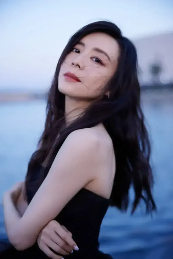 张静初恬淡优雅高清写真合集