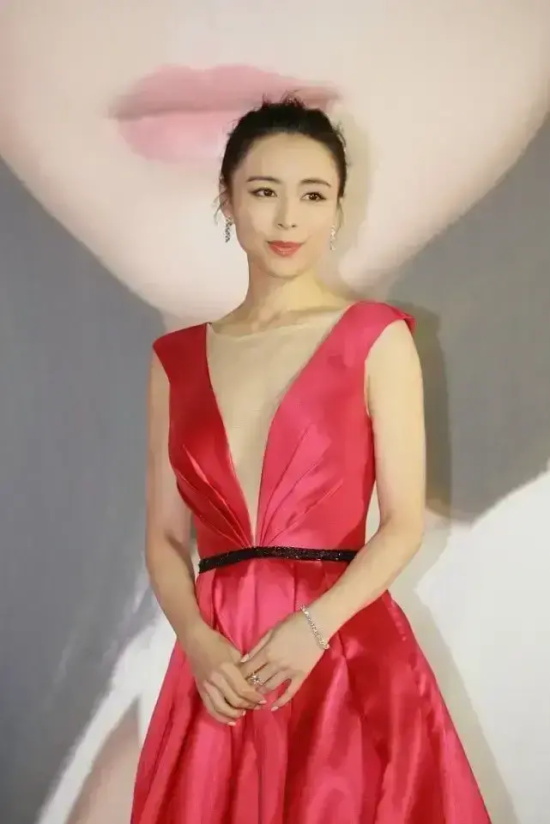 张静初恬淡优雅高清写真合集