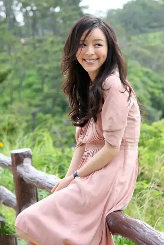 张静初恬淡优雅高清写真合集