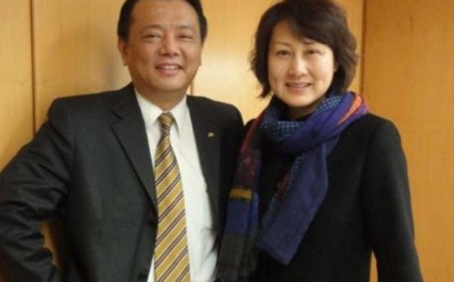 张凯丽有几个老公是谁 张凯丽现任丈夫照片背景曝光