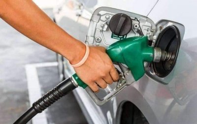 ​油价消息：今天3月17号，晚24时汽油全面调价，历年油价汇总来了！