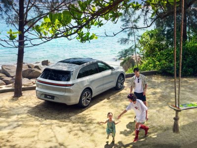 ​理想汽车推出理想 L6 专属配色“小象灰”，低饱和度色调