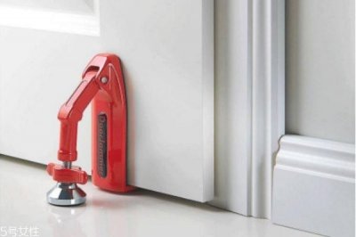 ​女生用什么防身好 女生包里放什么防身