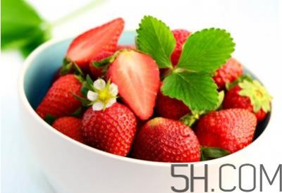 ​几月份是摘草莓的季节？草莓榨汁搭配什么好喝？