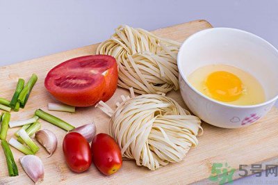 ​胃不好晚上吃面条好吗？晚上吃面条容易消化吗？