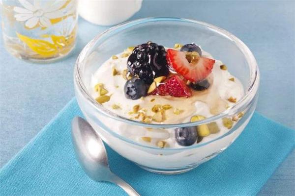 喝酸奶放屁多是好是坏 喝酸奶放屁多怎么回事 喝酸奶放屁多是好是坏 喝酸奶放屁多怎么回事