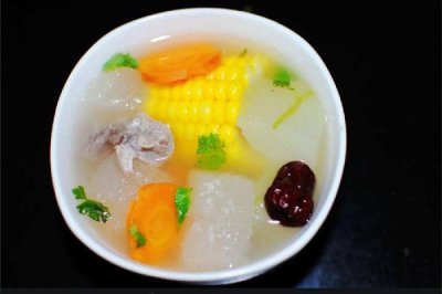 ​排骨汤里面放什么食材最好 排骨汤用砂锅炖多久最好