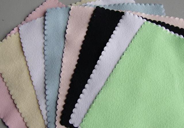 眼镜脏了都找眼镜布，这才不是清洁眼镜的好方法，这一招才管用