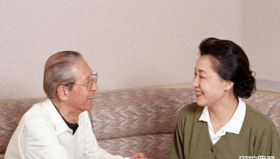 ​我国兴起“恋老癖”，年轻男人娶大妈，年轻女子嫁老头