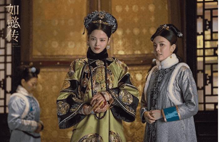 《如懿传》嘉妃侍寝当晚，肚兜却被凌云彻偷走，却被逮个现形