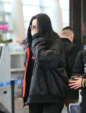 47岁瞿颖素颜照曝光,竟是这般模样!网友:还不如50岁的许晴