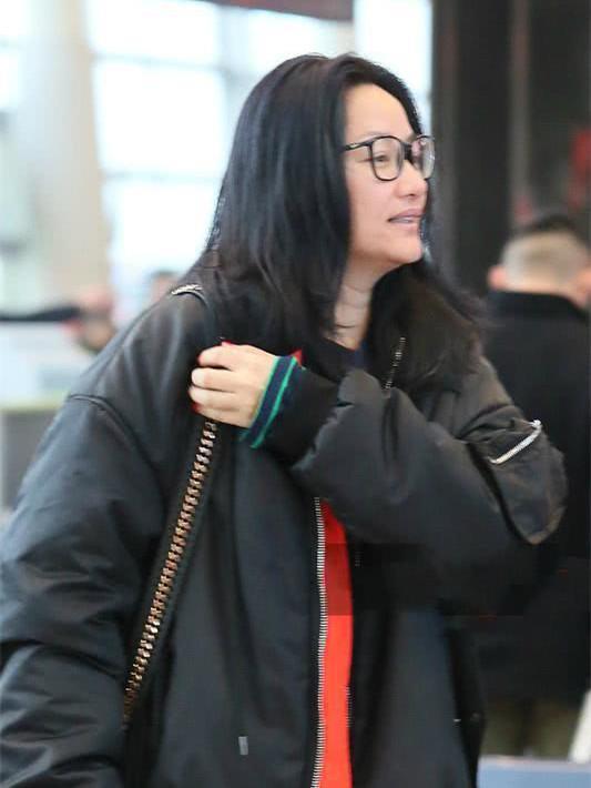 47岁瞿颖素颜照曝光,竟是这般模样!网友:还不如50岁的许晴