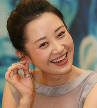 47岁瞿颖素颜照曝光,竟是这般模样!网友:还不如50岁的许晴