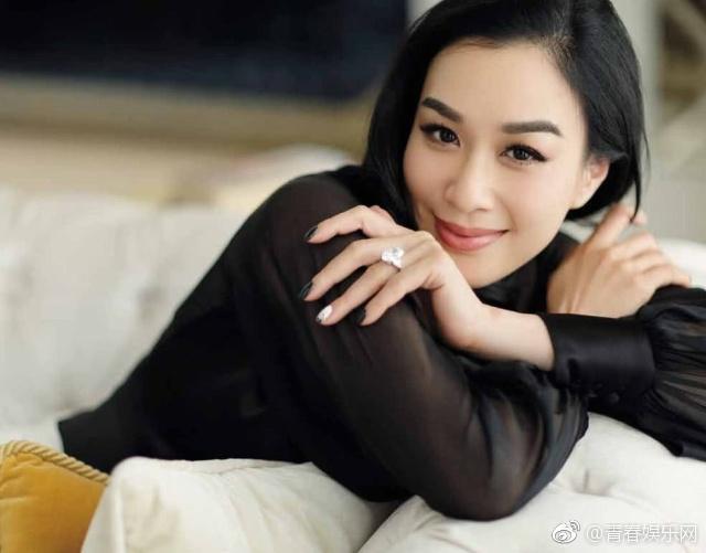 48岁钟丽缇因拍戏错失生四胎，曾为备孕身材发福似大妈