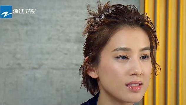 细扒刘烨、章子怡在黄圣依表演时露的微表情，其中一张“好惊悚”