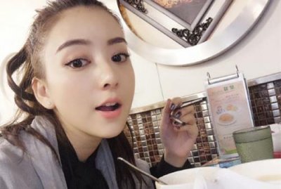 ​女朋友说在吃饭怎么幽默回复？