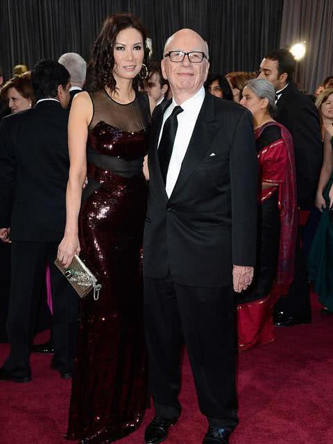 邓文迪与87岁前夫会面，一个举动尽显高情商，网友：难怪能嫁豪门