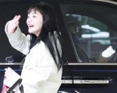 ​王思聪周洁琼疑似恋情曝光？粉丝虽辟谣，但这张照片怎么解释？