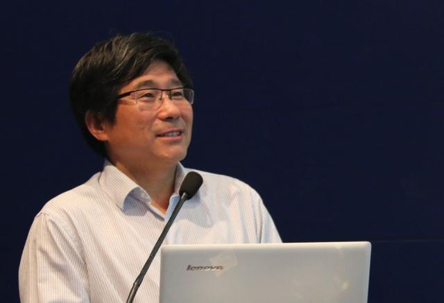 大学教授的工资水平怎么样？有人说有些教授很穷是真的吗？