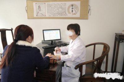 ​大夫是怎么摸出“喜脉”的？准妈看完后，你也可以尝试摸一摸