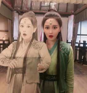 ​赵本山女儿赵珈萱主动承认整容，减掉50斤不断“进化”美成网红脸