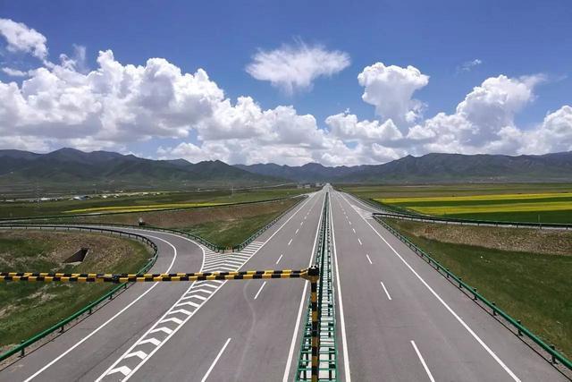 共和玉树最奇最美高速诞生—共玉高速，一条气势磅礴“天路”！