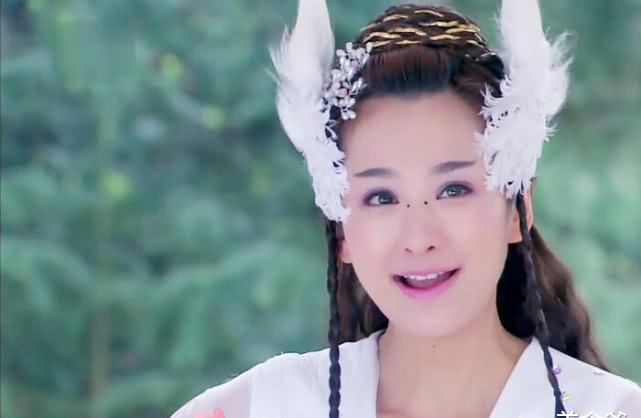 还记得天天有喜的“白梅瑛”吗?如今化浓妆留刘海,撞脸阚清子